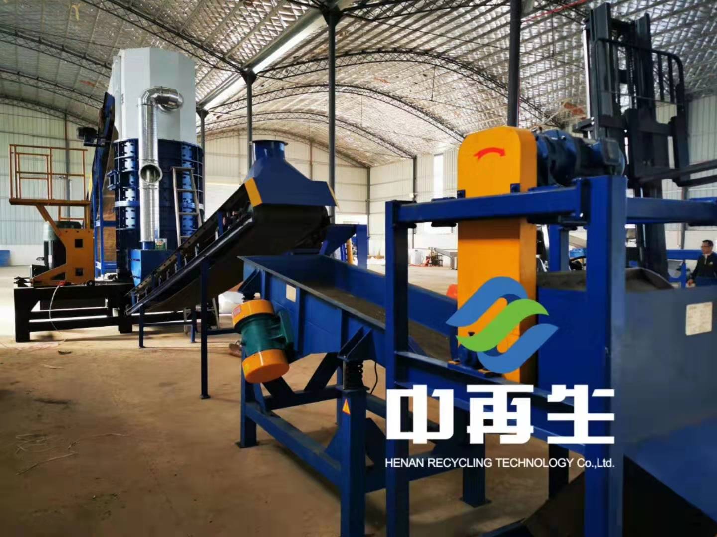 为什么废钢破碎机要定期加注润滑油